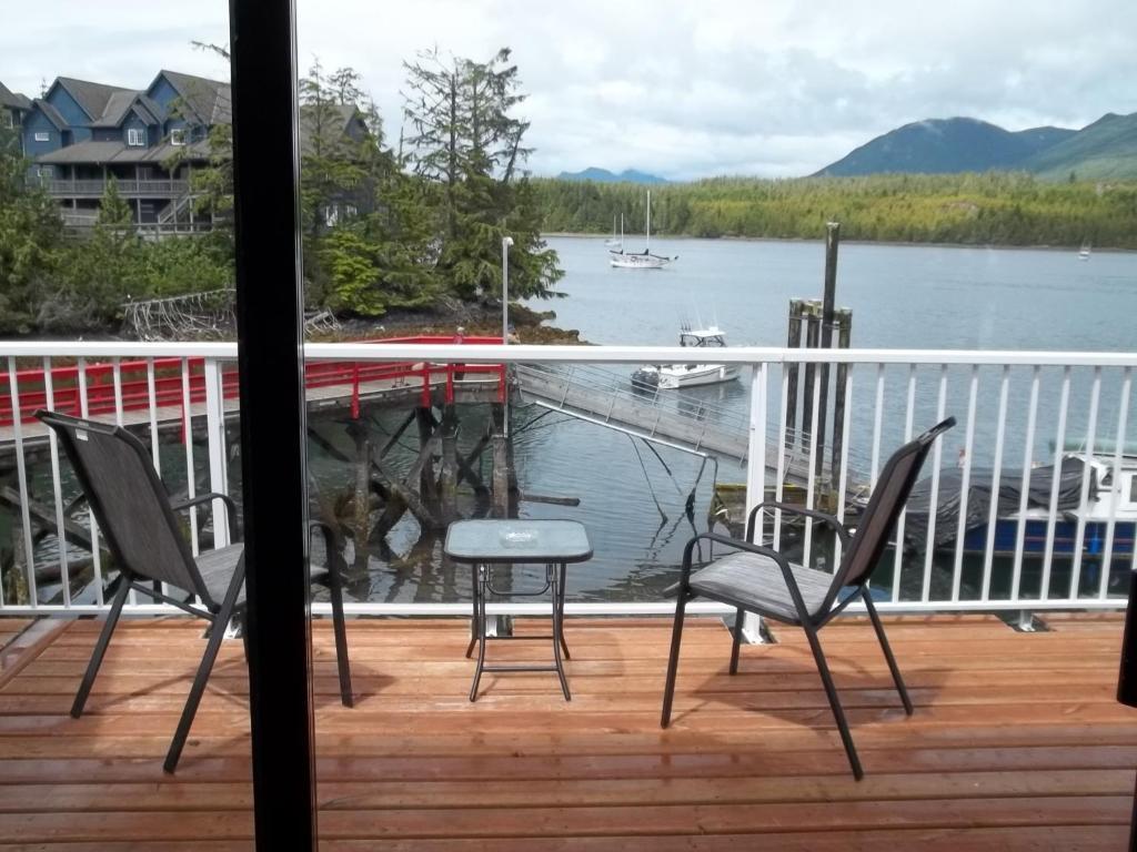 Bayshore Waterfront Inn Ucluelet Exterior foto