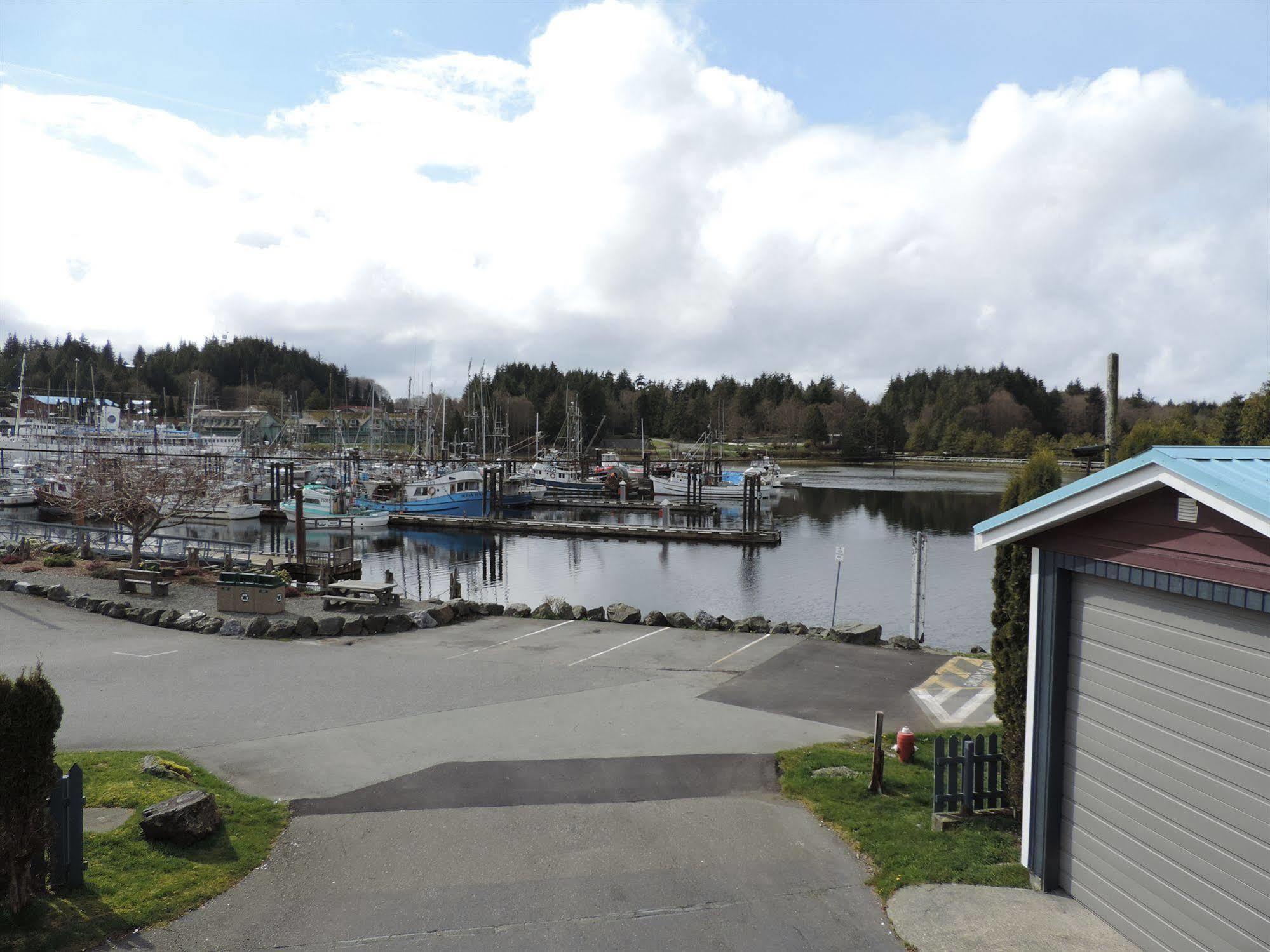 Bayshore Waterfront Inn Ucluelet Exterior foto