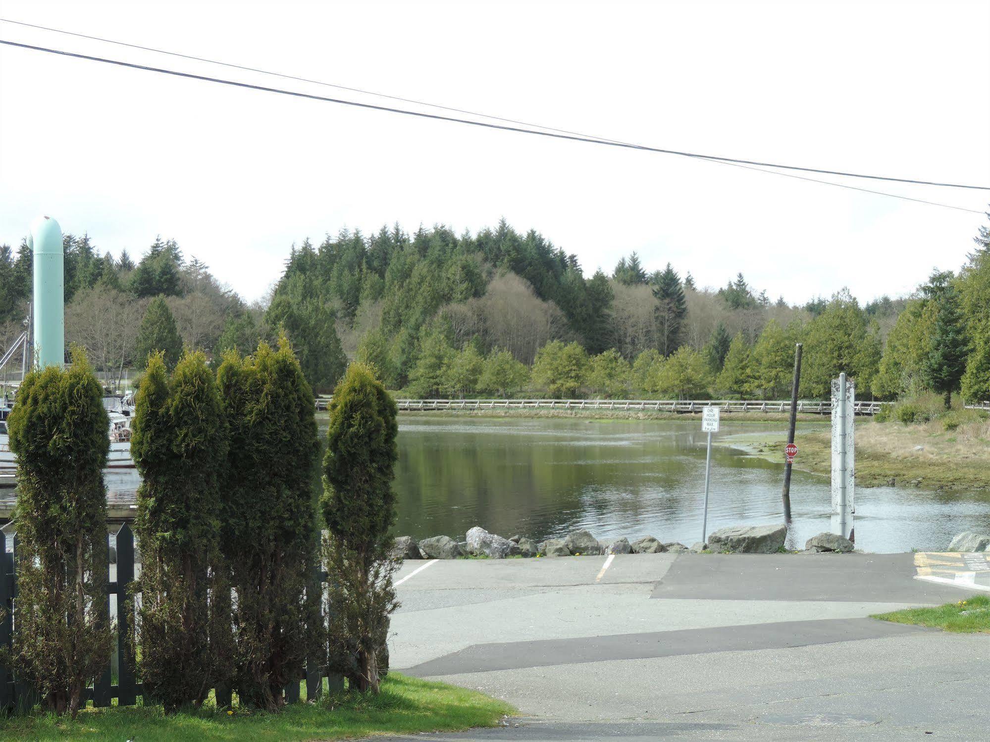 Bayshore Waterfront Inn Ucluelet Exterior foto